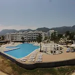 Otel Jasmine Court & Casino 5*