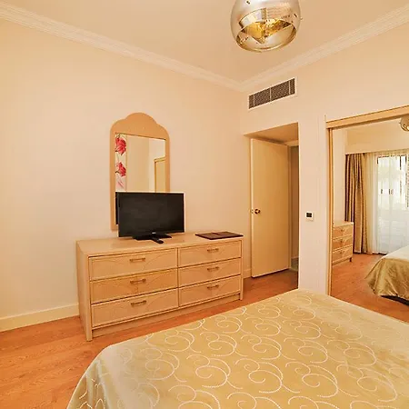 מלון Jasmine Court & 4*