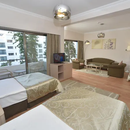 Jasmine Court & 4* קיירניה