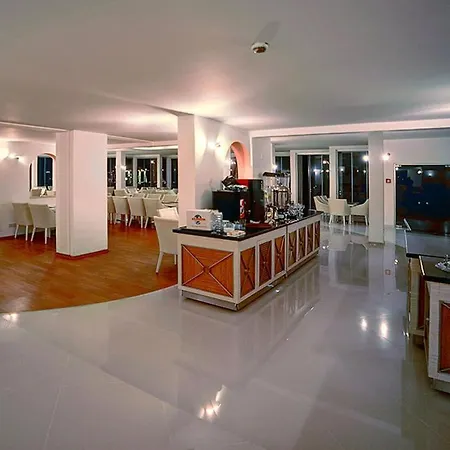 Szálloda Jasmine Court & Casino 5*