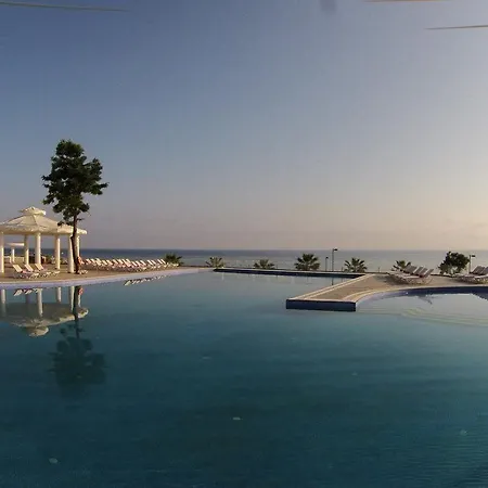 Jasmine Court & Casino Szálloda