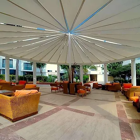 Jasmine Court & 4* קיירניה