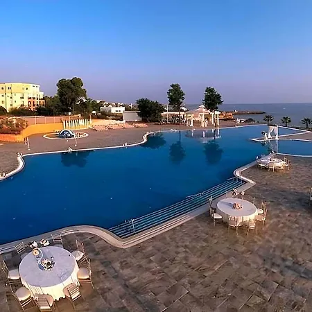 מלון Jasmine Court & 4*