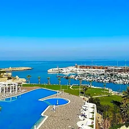 Hotel Jasmine Court & Kyrenia (Northern Cyprus)