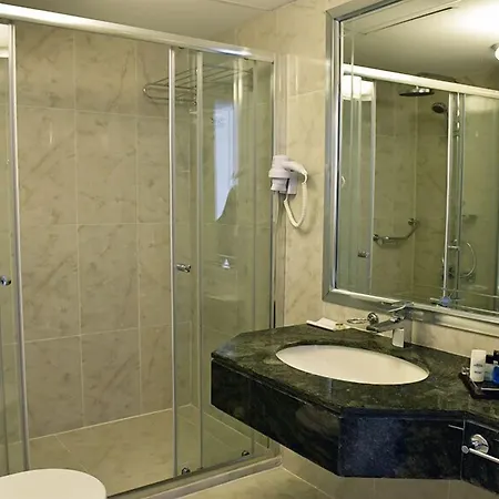 מלון Jasmine Court & קיירניה