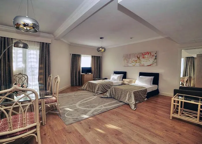 Jasmine Court & Casino Hotel 5*