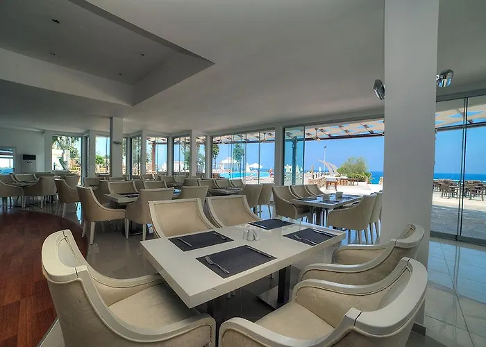 Hotel Jasmine Court & Casino 5*