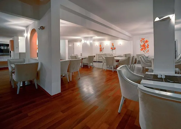 Jasmine Court & Casino