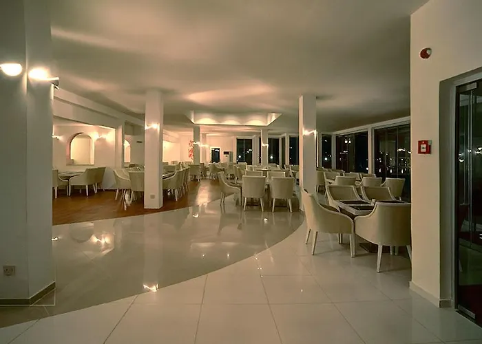 Jasmine Court & Casino Hotel 5*