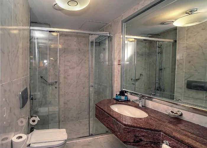 Jasmine Court & Casino Hotel 5*