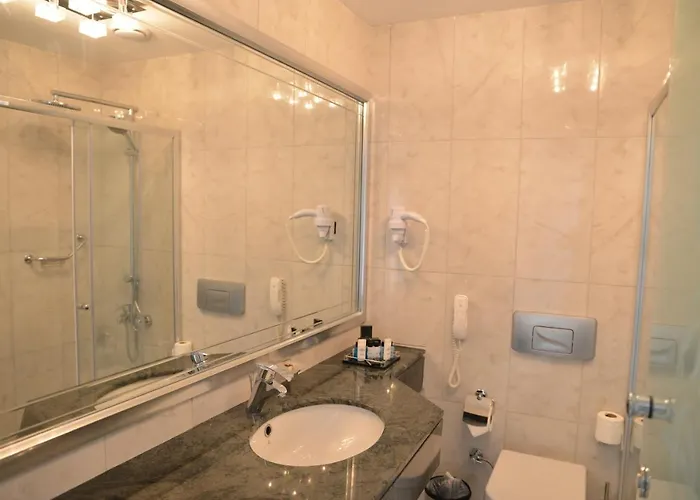 Hotel Jasmine Court & Casino