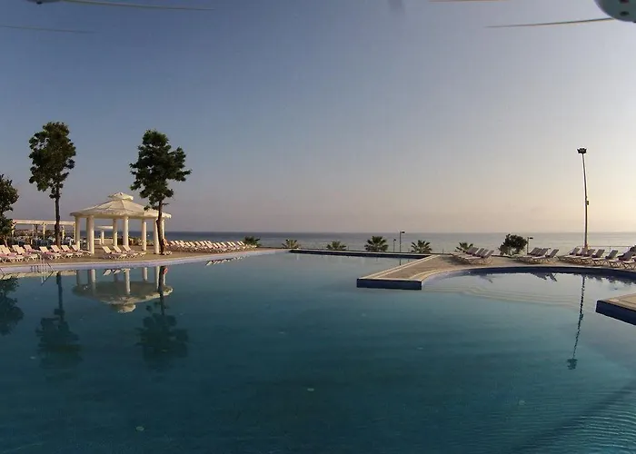 Jasmine Court & Casino Hotel