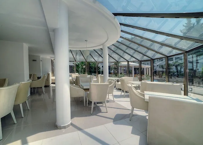 Jasmine Court & Casino Hotel