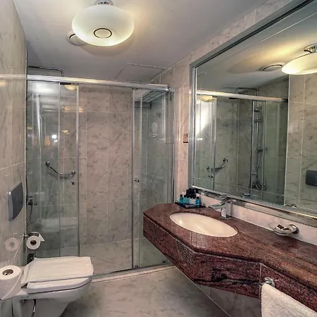 Jasmine Court & Casino Hotel 5*