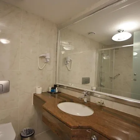 Jasmine Court & Casino Hotel 5*