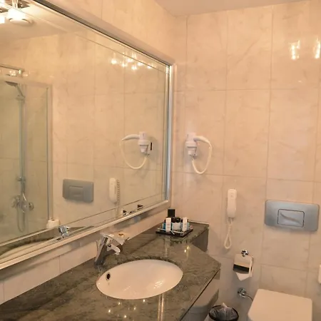 Hotel Jasmine Court & Casino